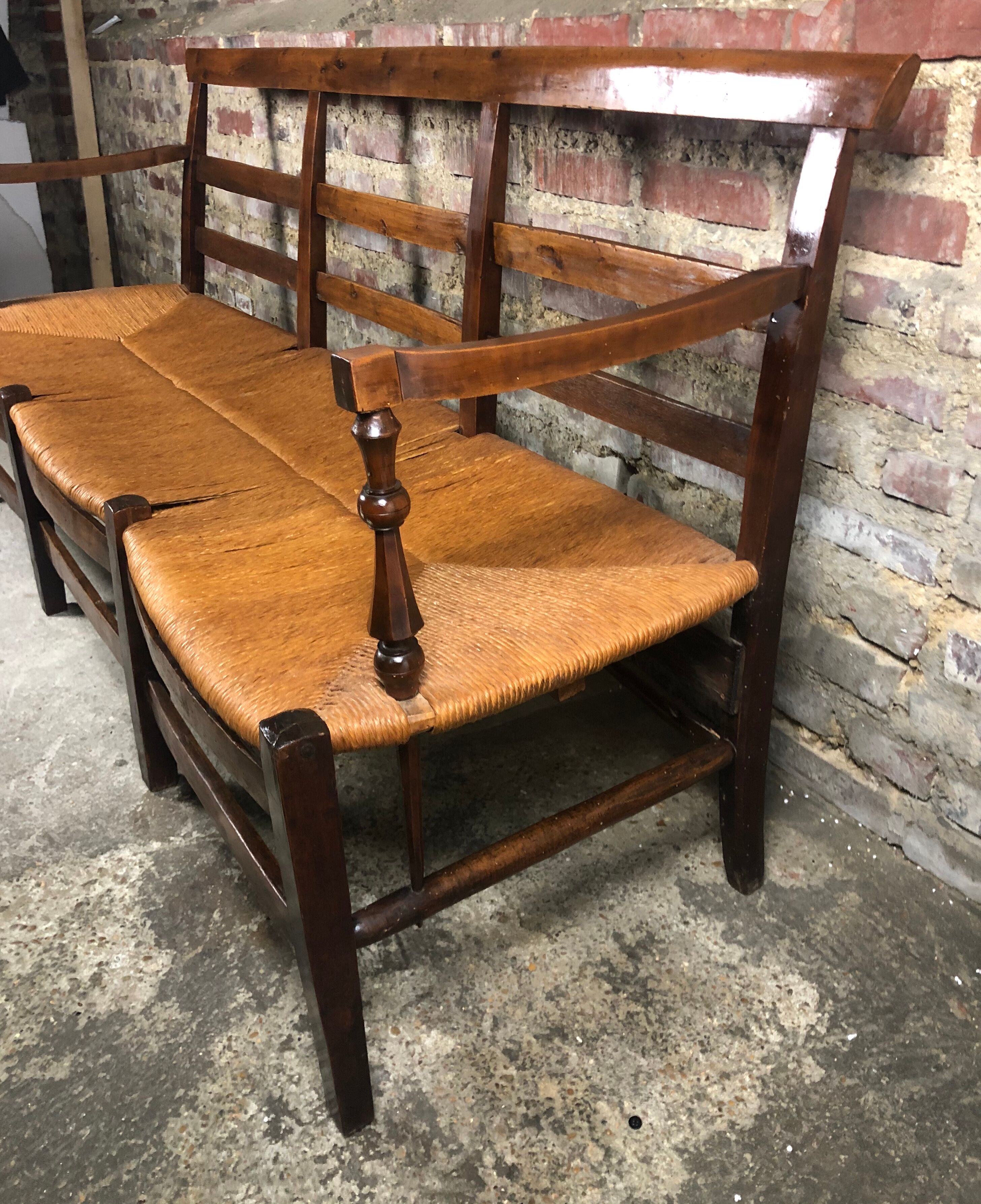 Mulched bench Provençal oak and walnut in late 18th century