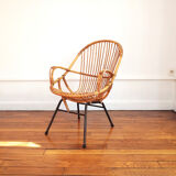 Rattan chair with metal feet