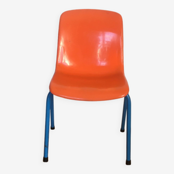 Chaise retro en plastique orange