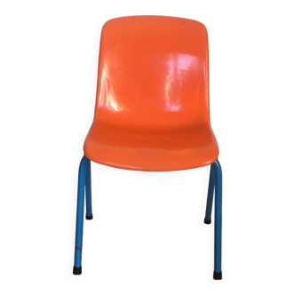 Chaise retro en plastique orange