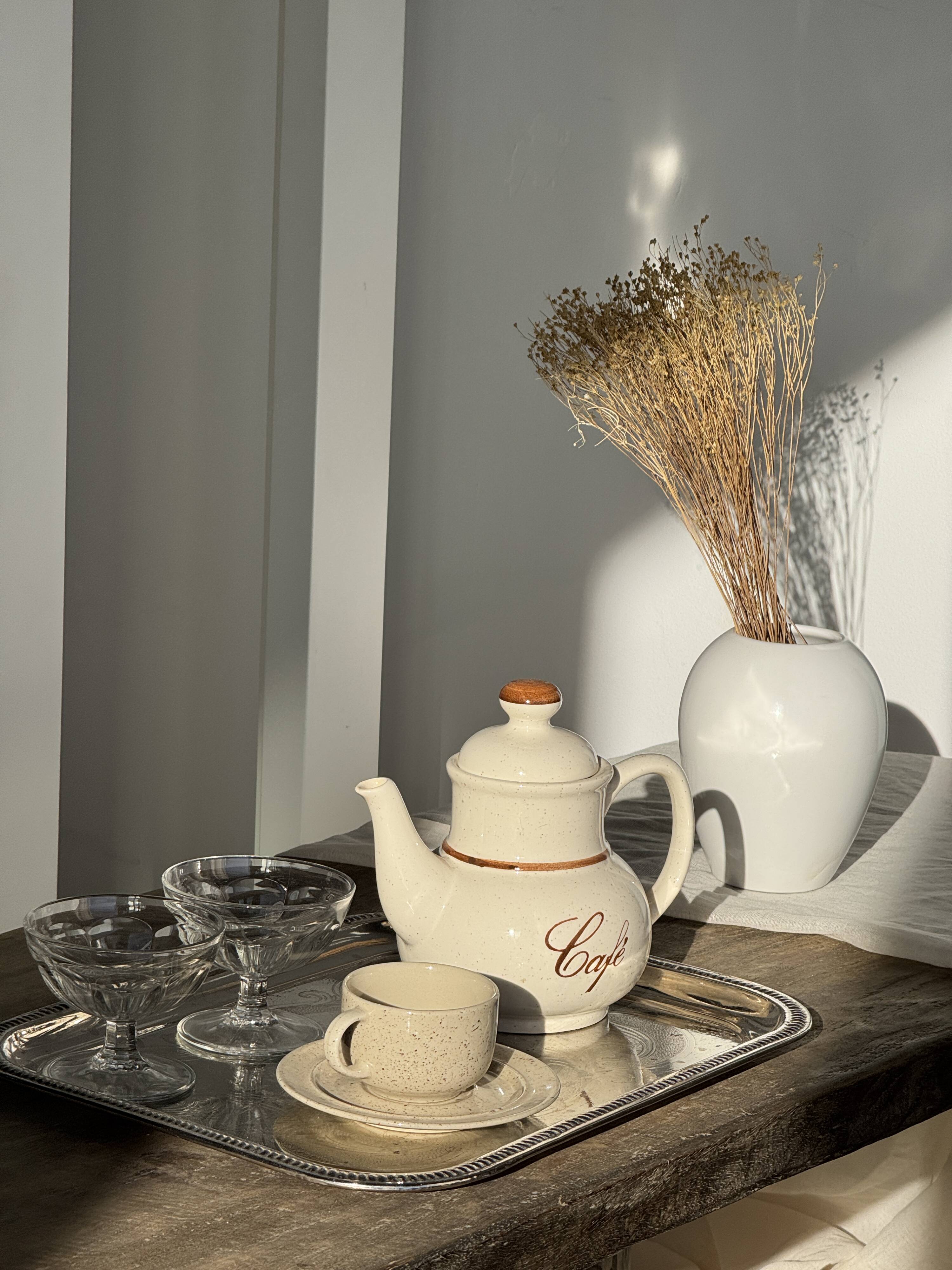Set of 4 vintage speckled beige stoneware coffee cups.