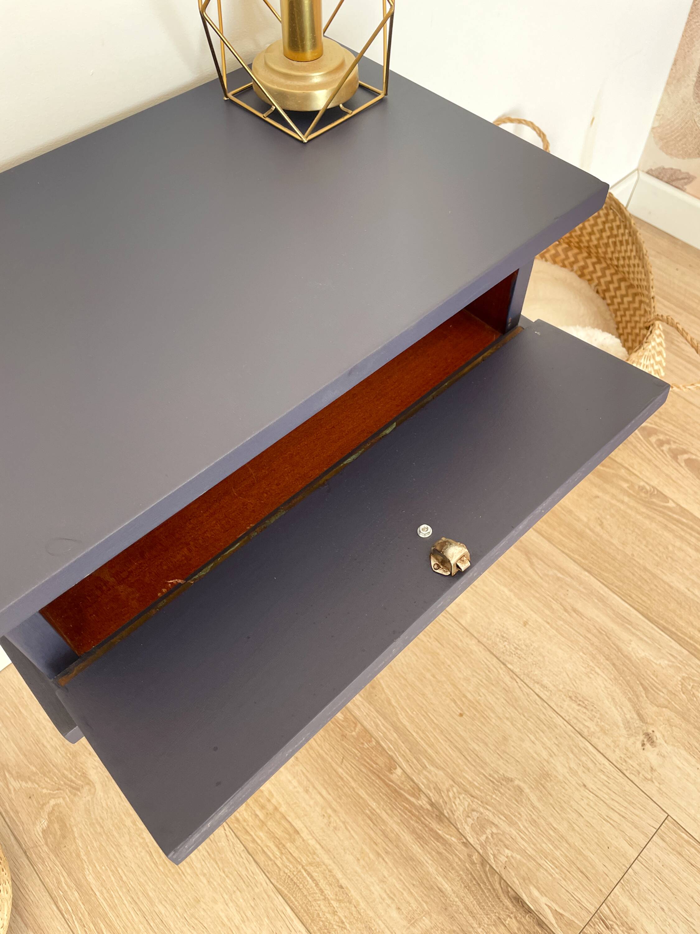 Vintage bedside table, tapered legs - Sèvres blue
