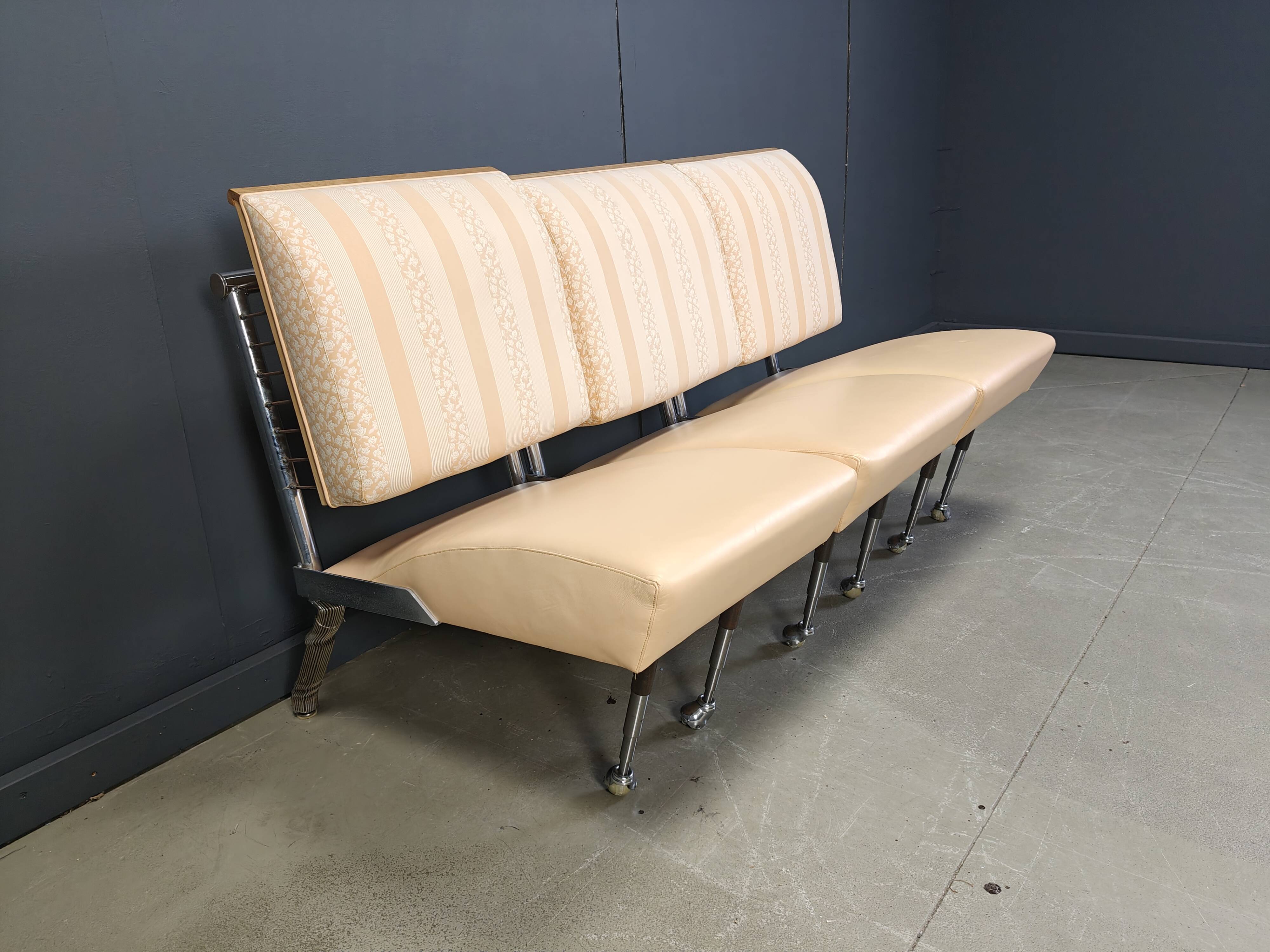 Ensemble de chaises longues sculpturales avec table basse, 1996