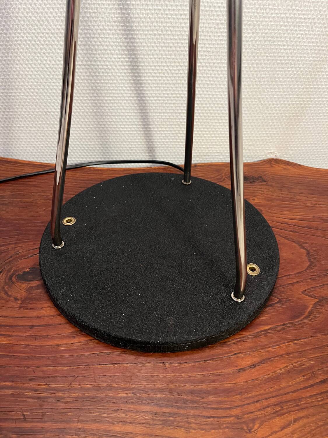 Lampadaire métal socle fonte 3 globes année 80