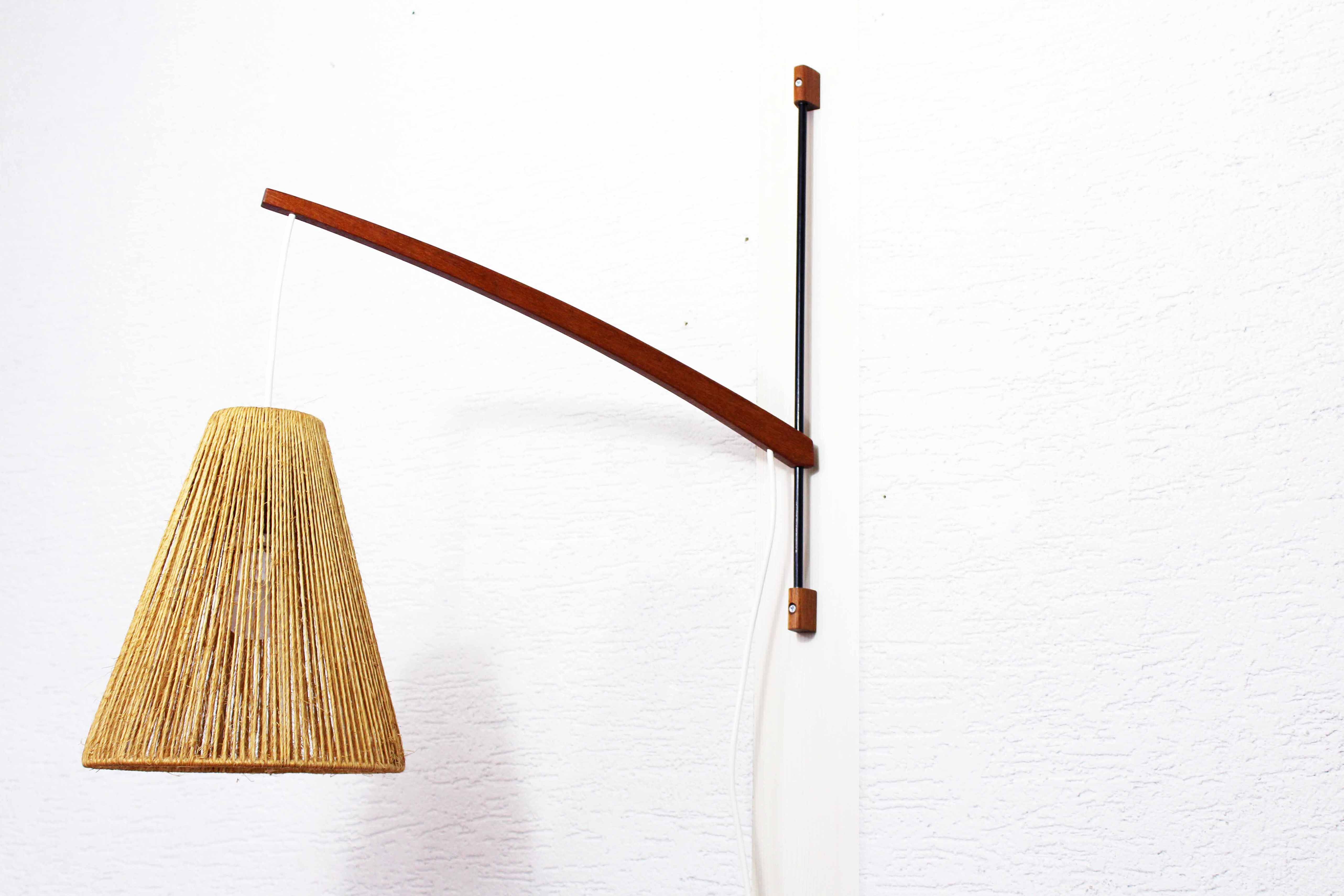 Scandinavian teak and rope stem