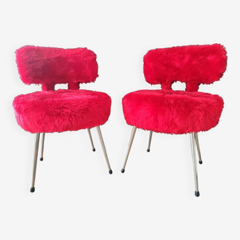 Paire de chaises moumoute rouge cardinal authentiques années 60