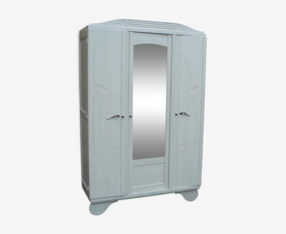 White wardrobe year 50