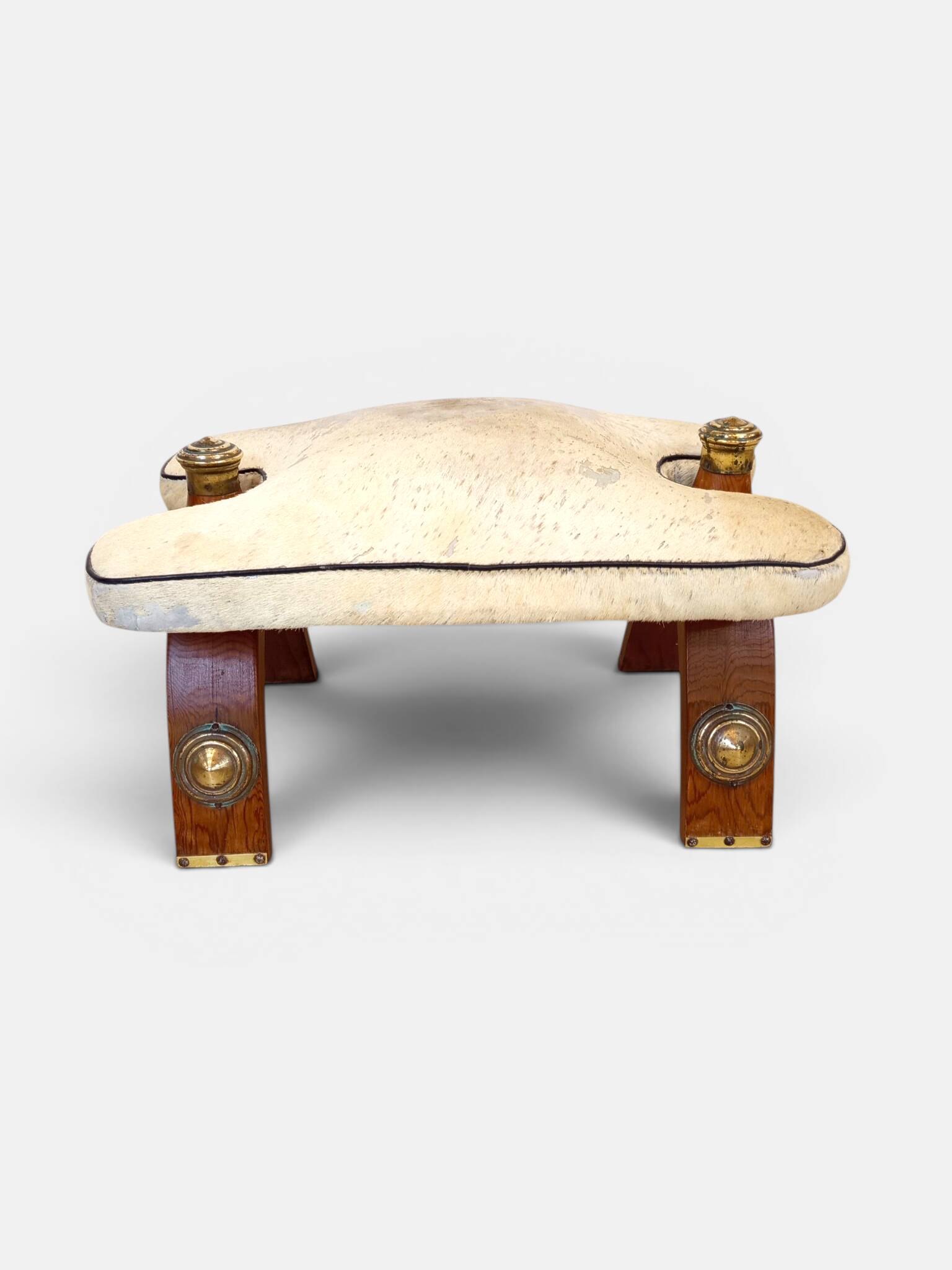 Camel saddle stool