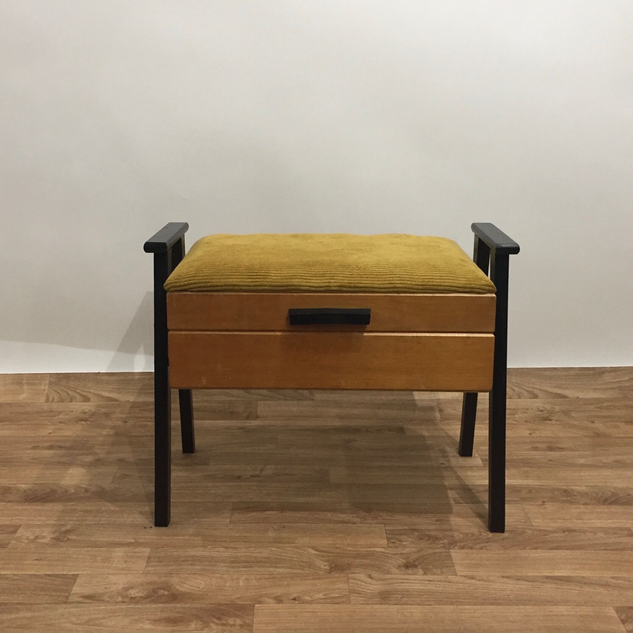Chest sewing box 60s
