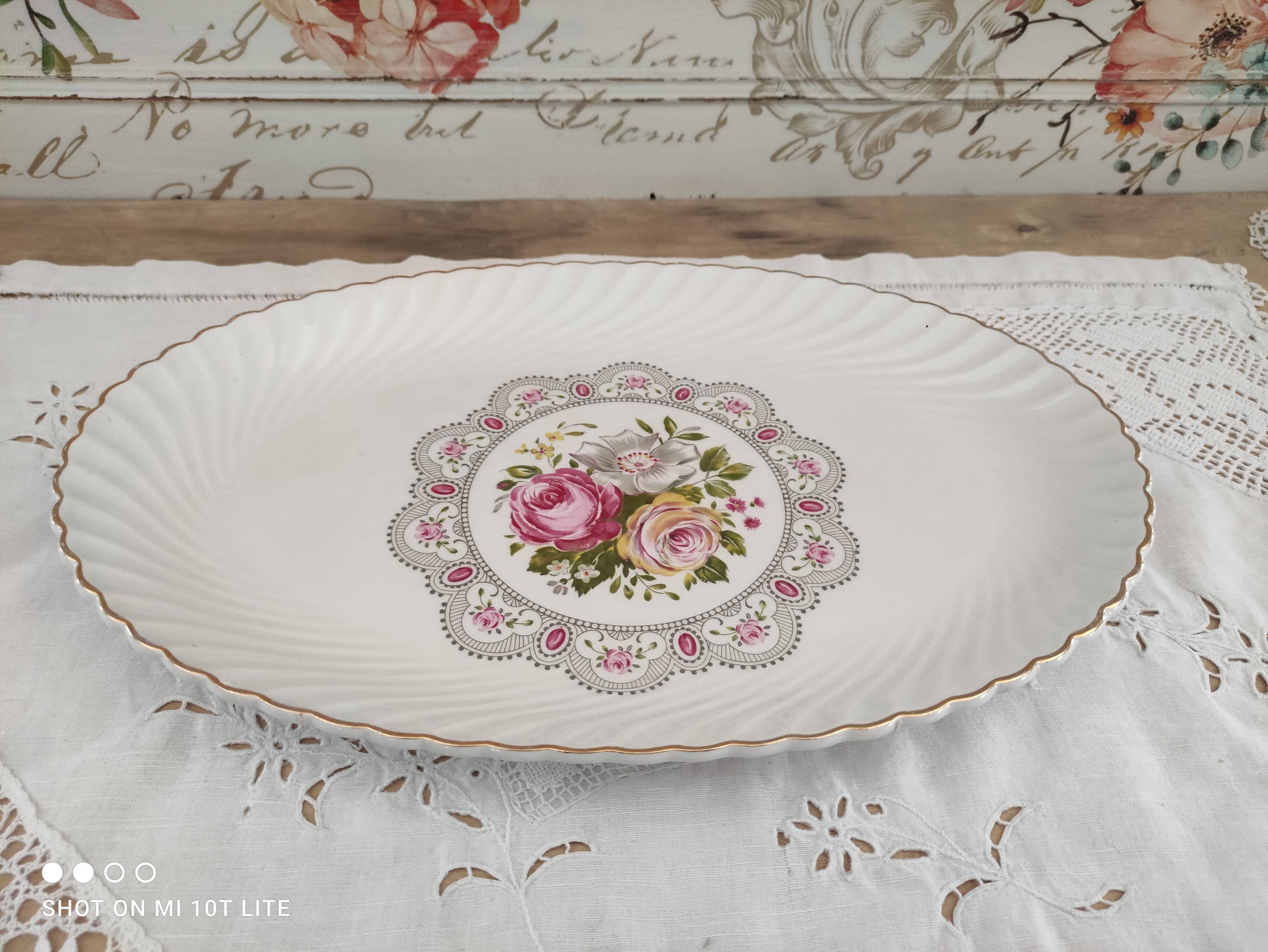 Large oval flat K&G Lunéville model Tradition