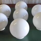 7 globes en opaline, milieu XXème