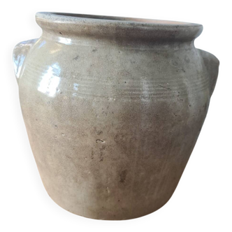 Large stoneware pot with handles
