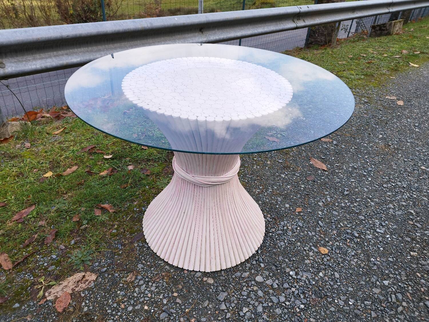 John mc guire McGuire round dining table Sheaf of wheat bamboo