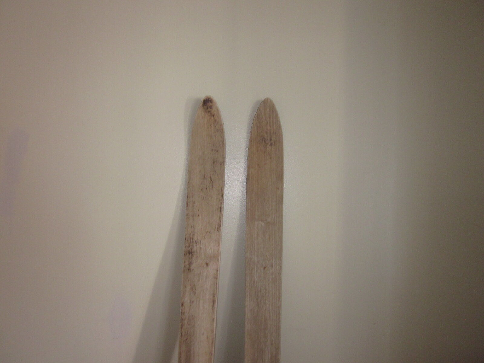 Paire de ski ancien en bois