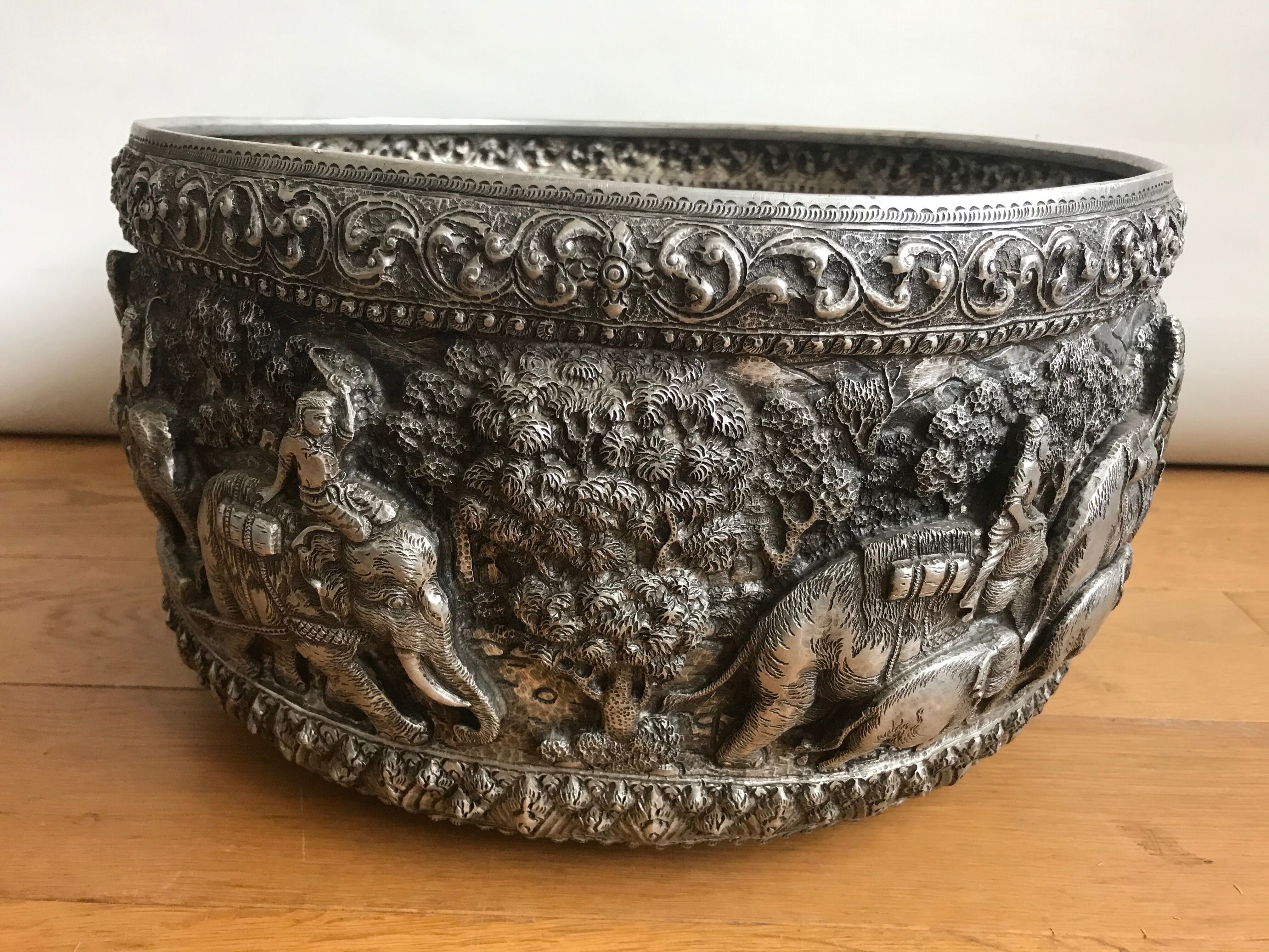Hammered metal pot cover