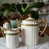 Cafetière et pot à lait vert et or style Empire