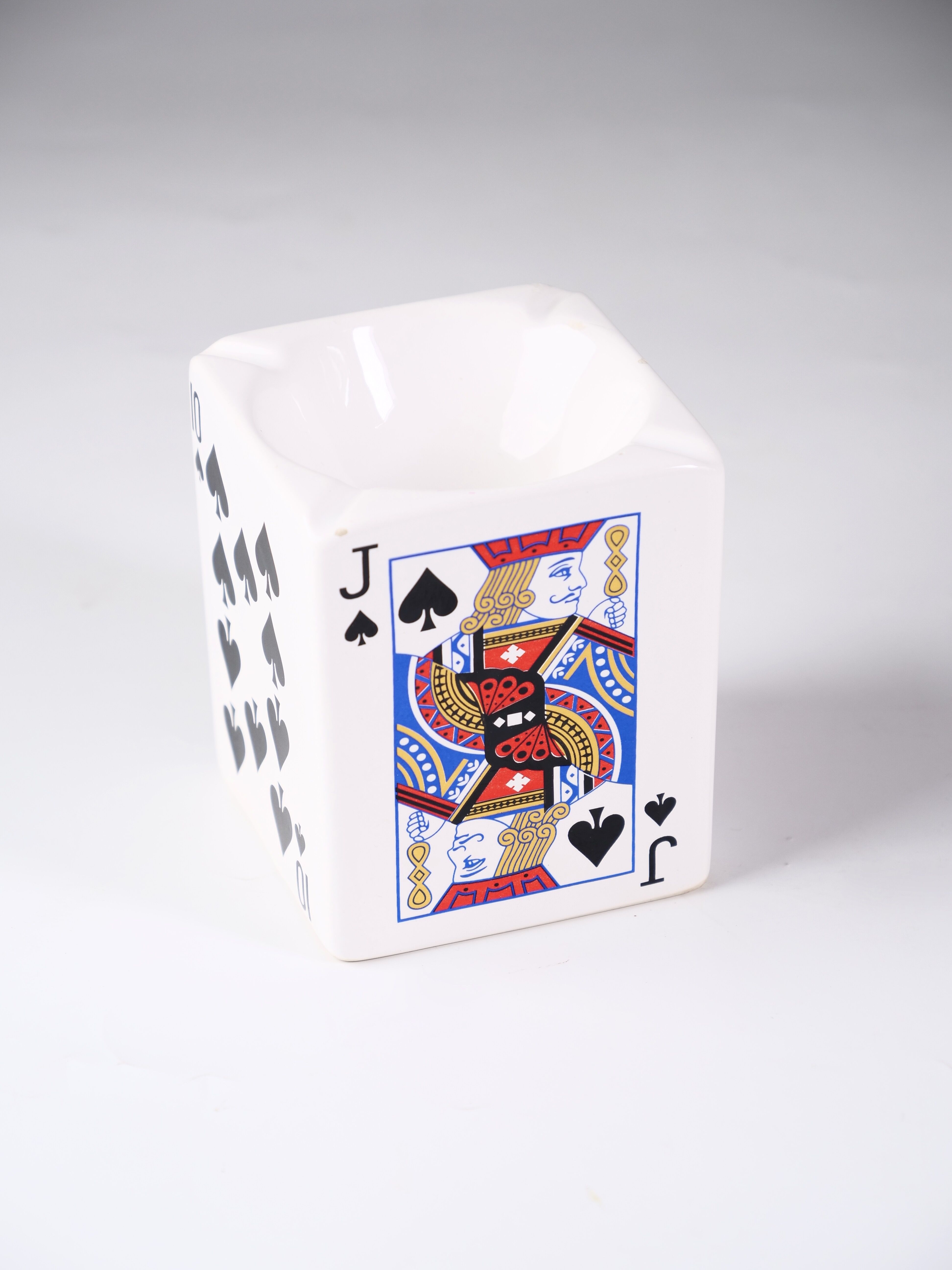 Ashtray poker design card game