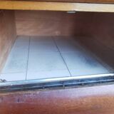 Buffet de cuisine galbe allemand double corps orme 1950s 6 tiroirs vitrine mag