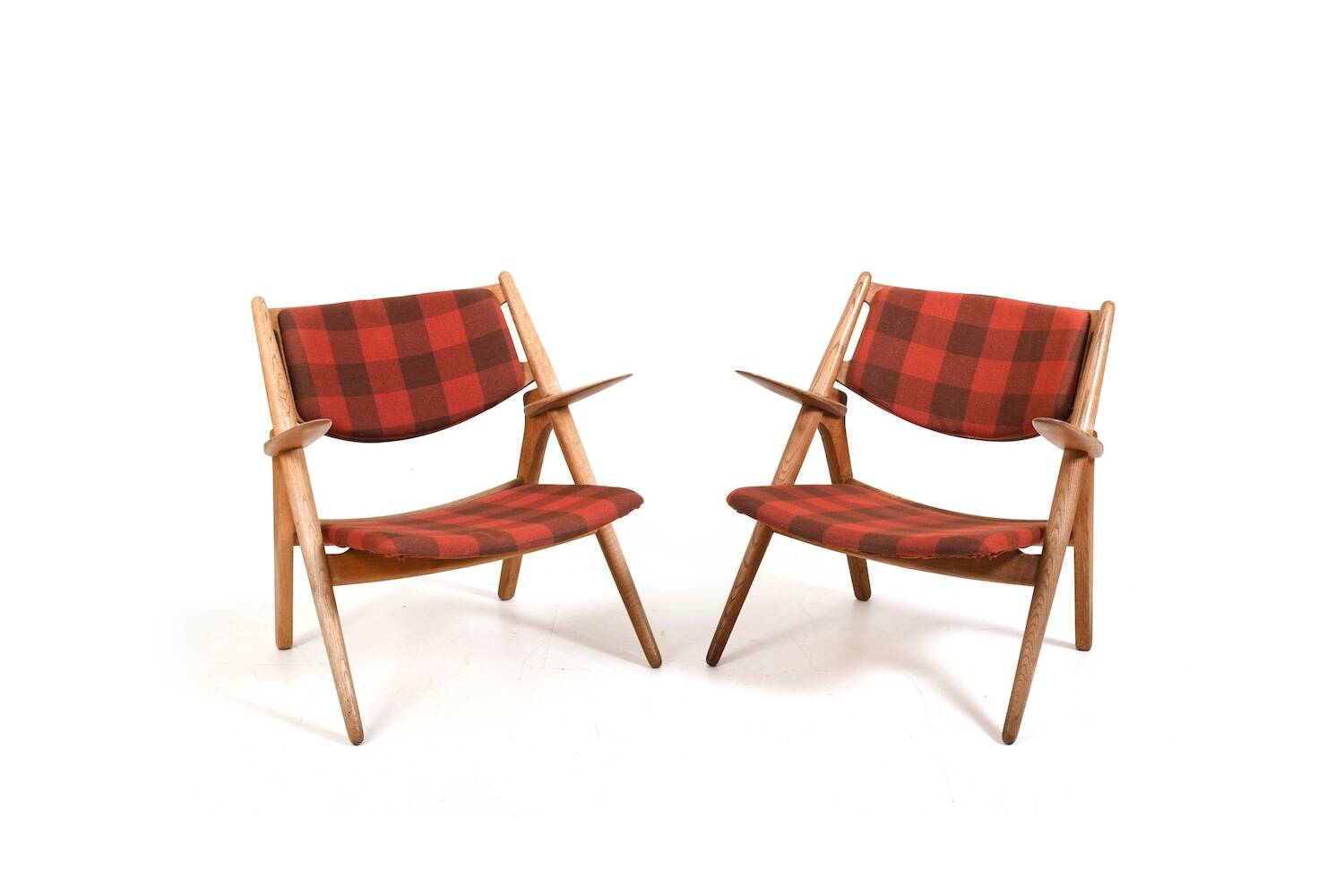 Early Pair CH-28 Oak Easychairs by Hans J. Wegner