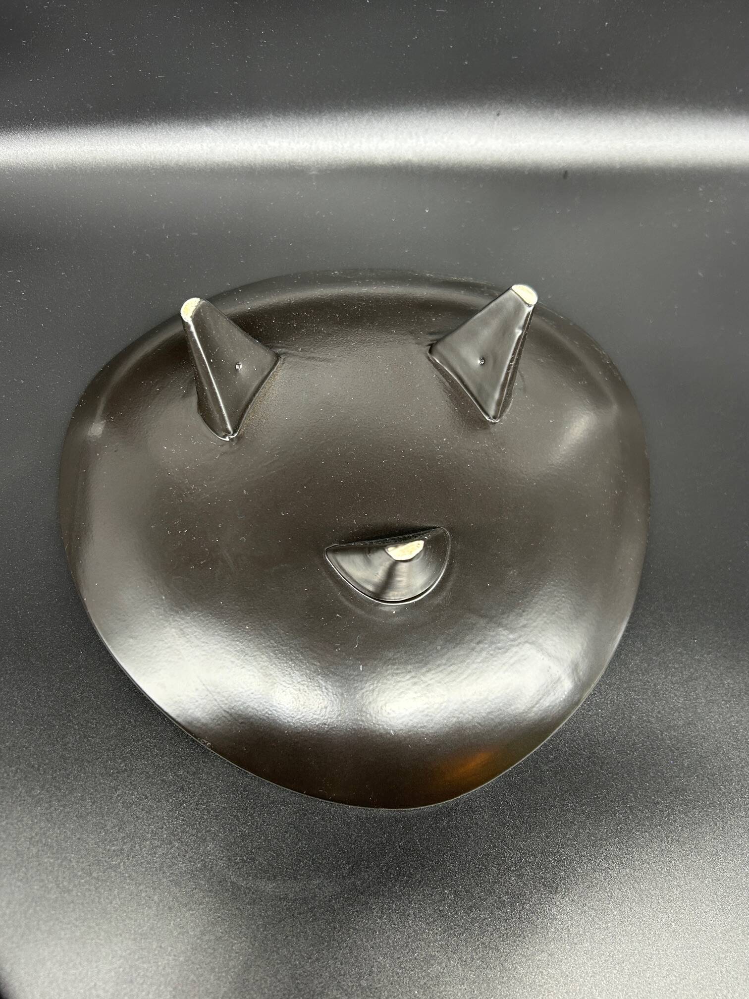 ceramic tripod pocket vase from the 1950s