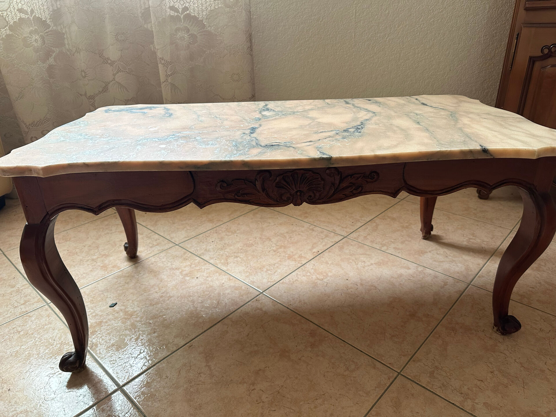 Table basse style Louis XV