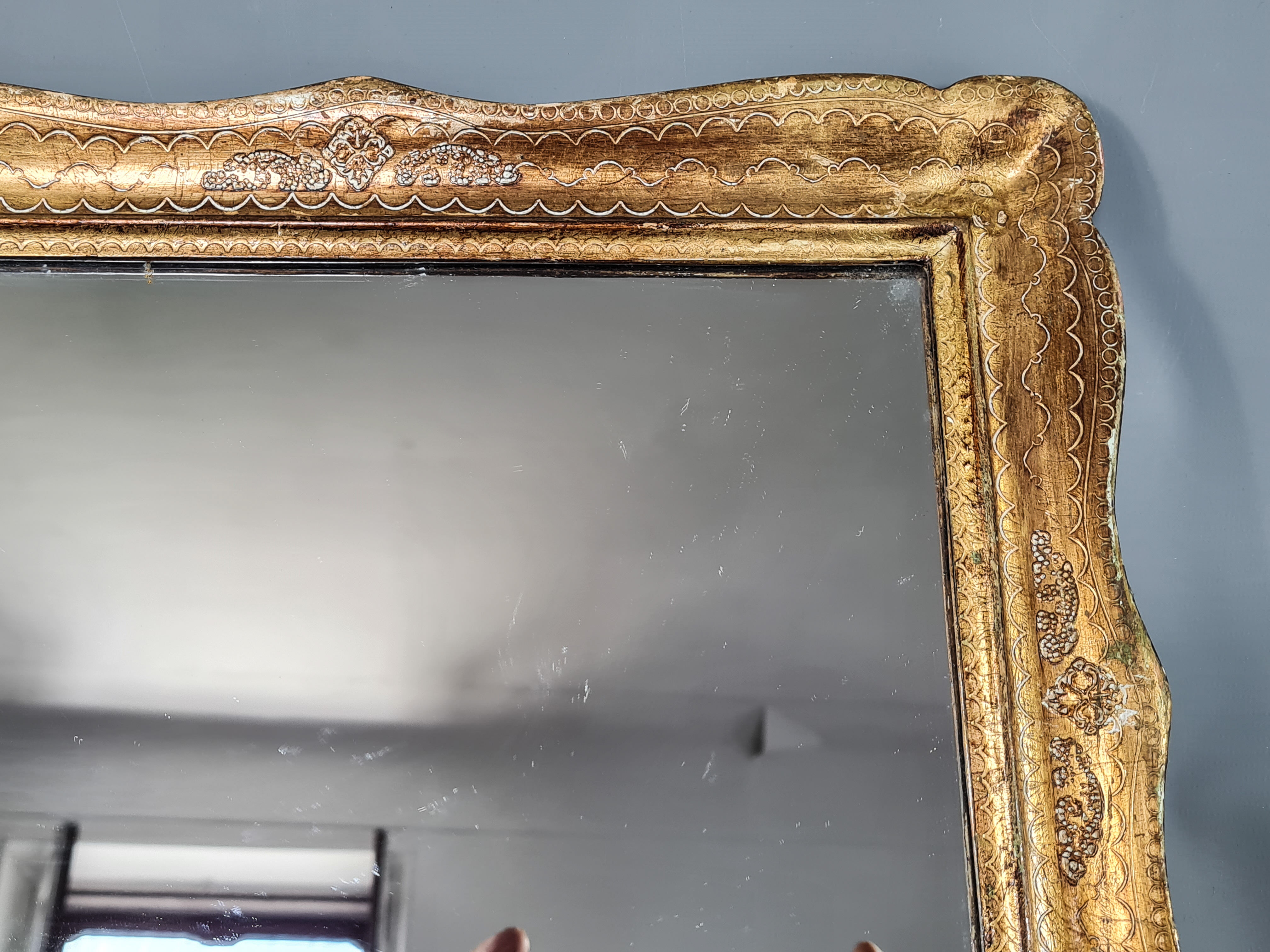 Italian mirror, key frame, vintage 50, engraved wood - gilded 39x32 cm SB