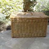 Pretty Wicker Malle. Vintage.