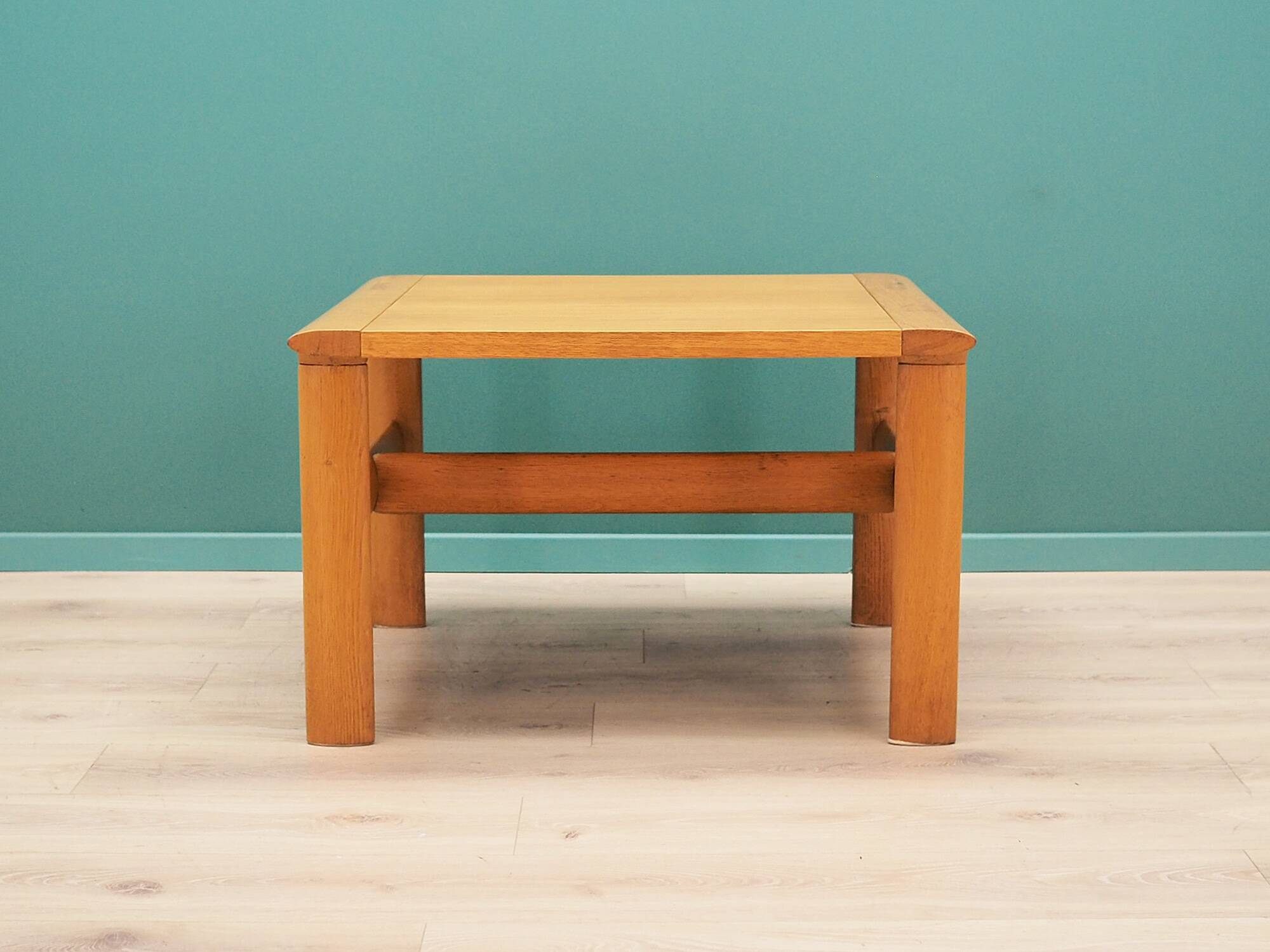 Table basse en chêne, design danois, années 1960, production : Danemark