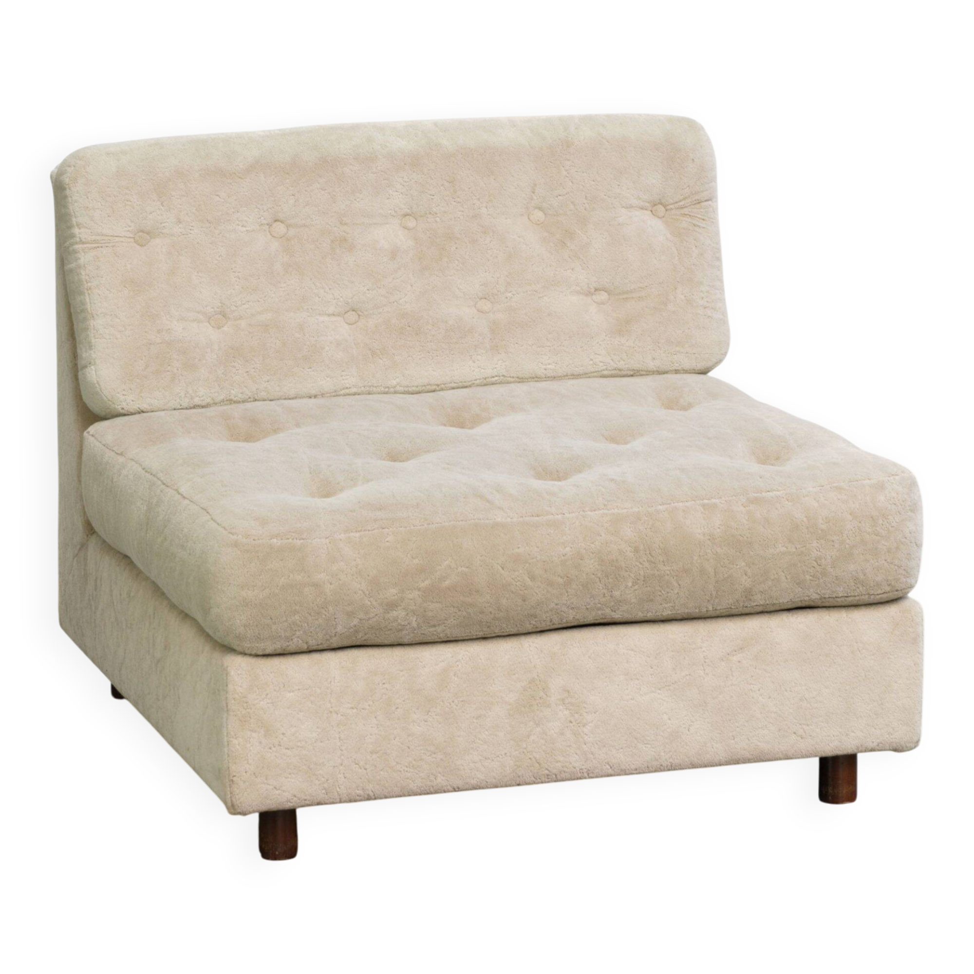 Vintage fabric armchair with great seating comfort and pleasant appearance