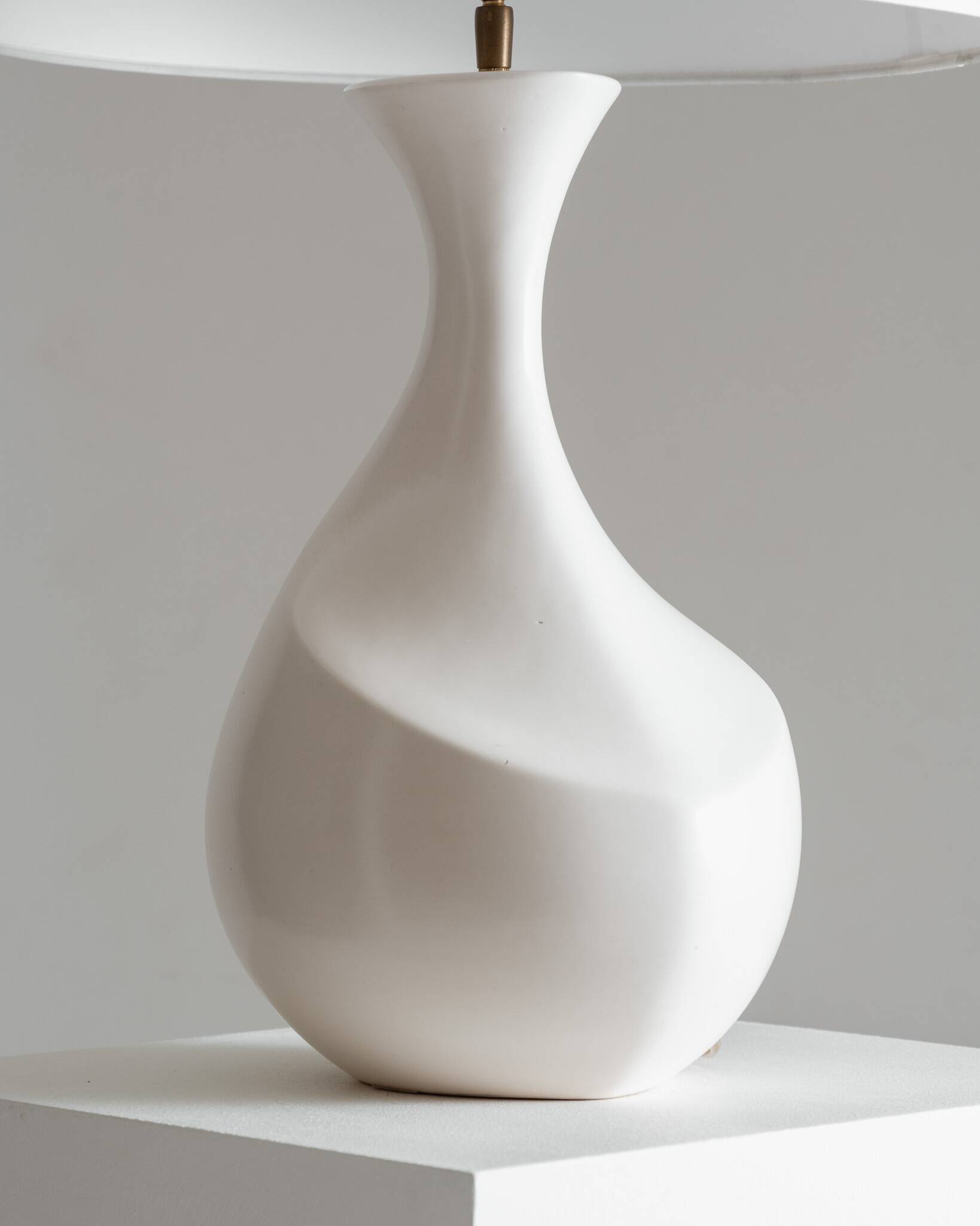 GALIBERT WHITE CERAMIC LAMP, 1960s
