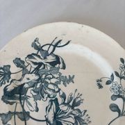 Assiette plate terre de fer sarreguemines fleur bleu- faïence ancienne