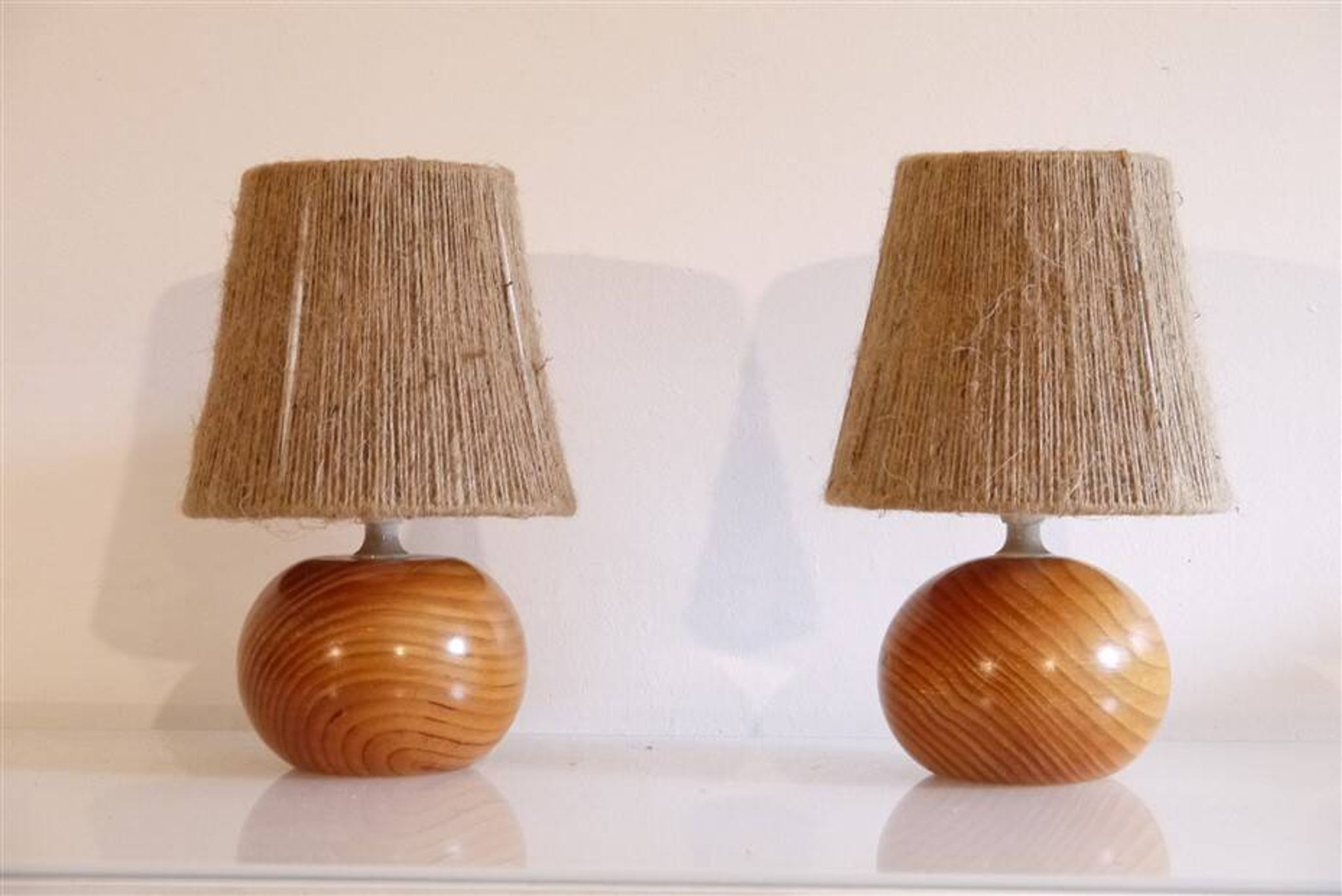 Paire de lampes vintage en bois et corde 1970