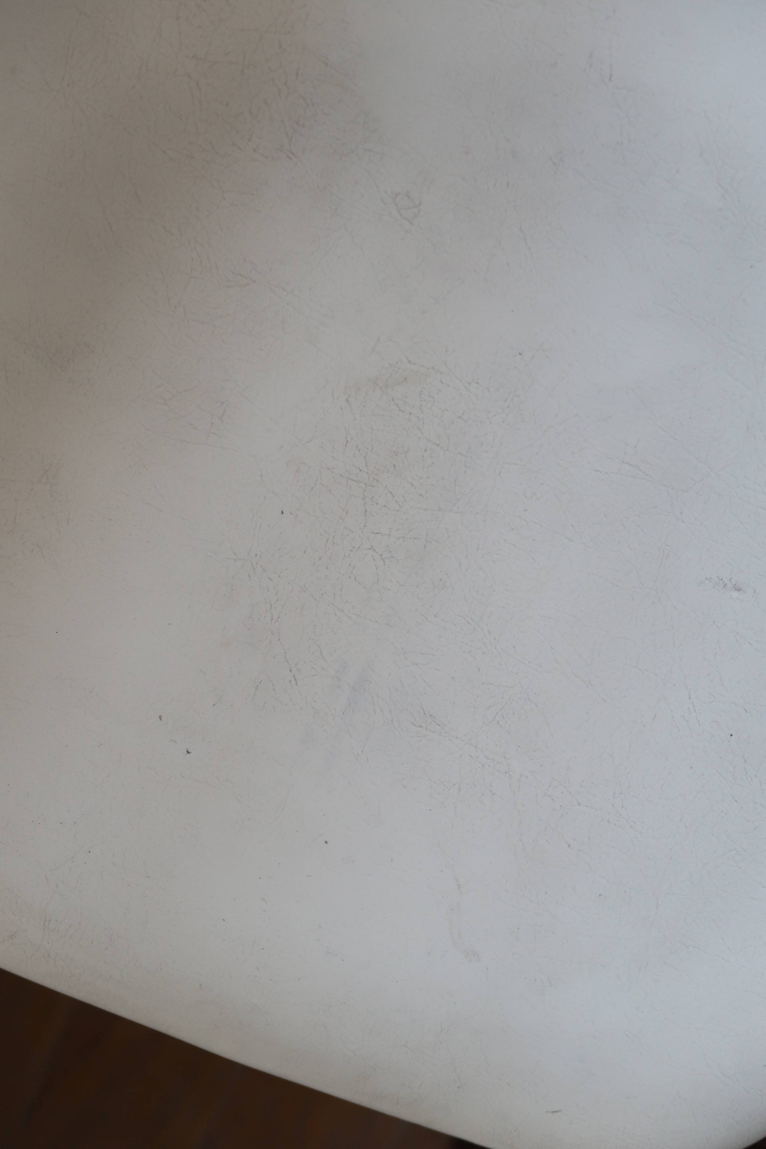 6 Scandinavian chairs skaï white