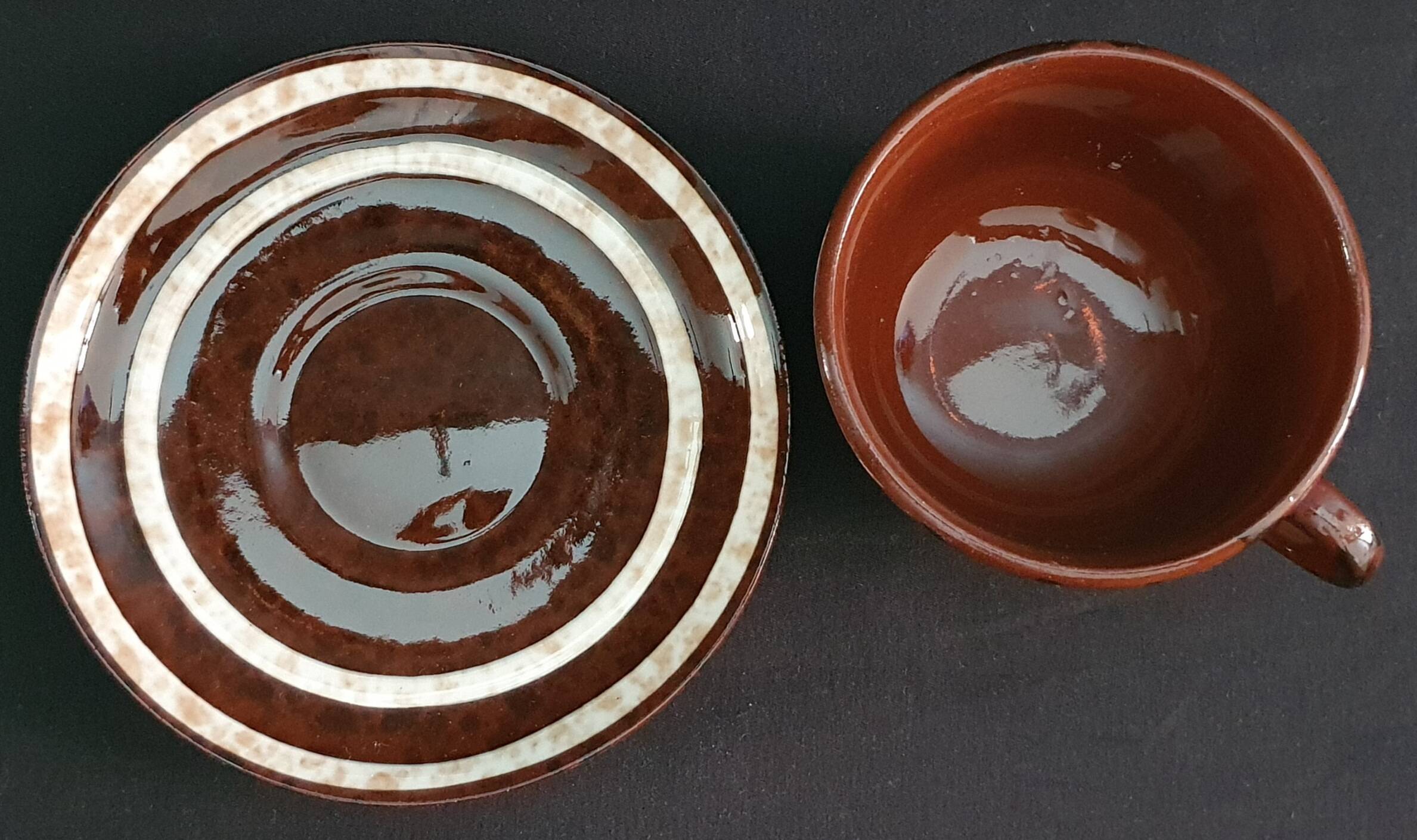 English earthenware cup in "Mary" style, Sarreguemines.