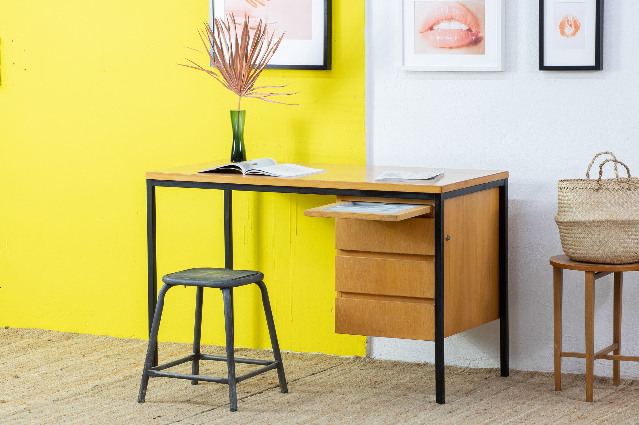Bureau scandinave vintage – 120.5 cm