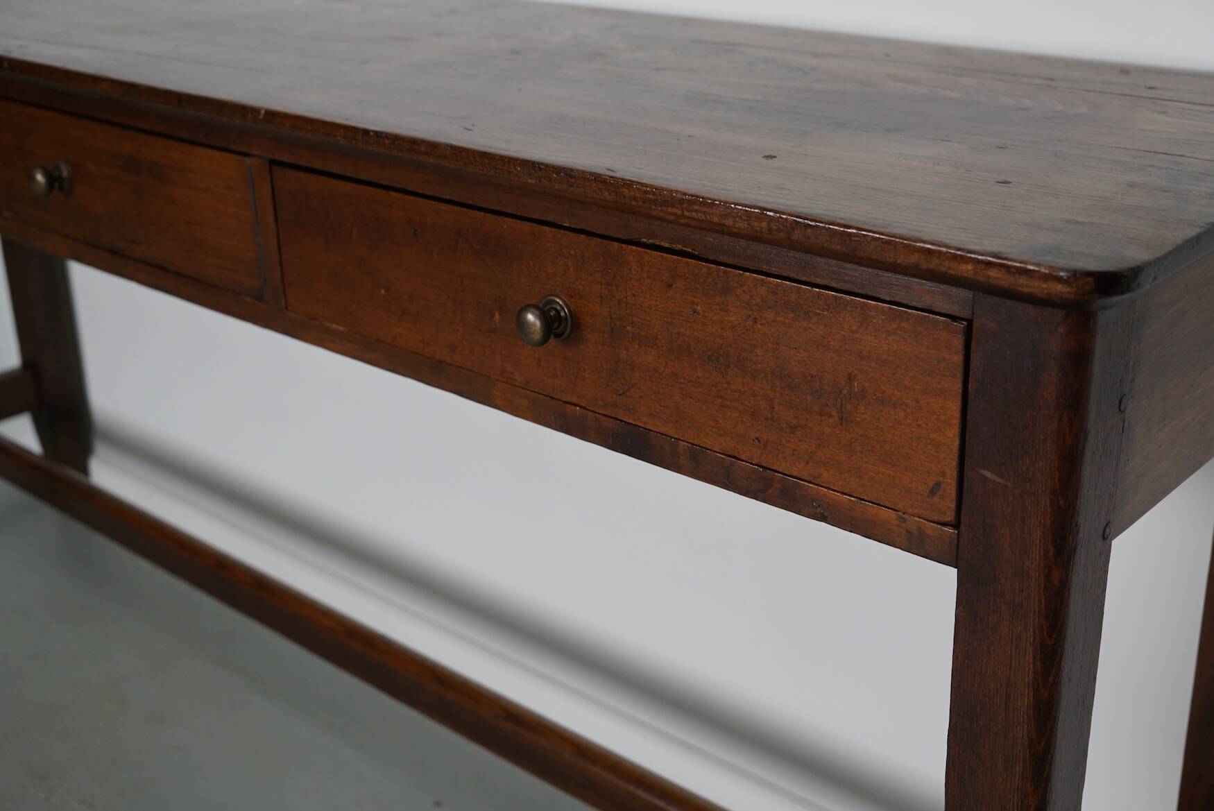 Antique French Rustic Farmhouse Elm Side Table, Early 20th Century