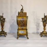 Violin clock and its Louis XV candlesticks