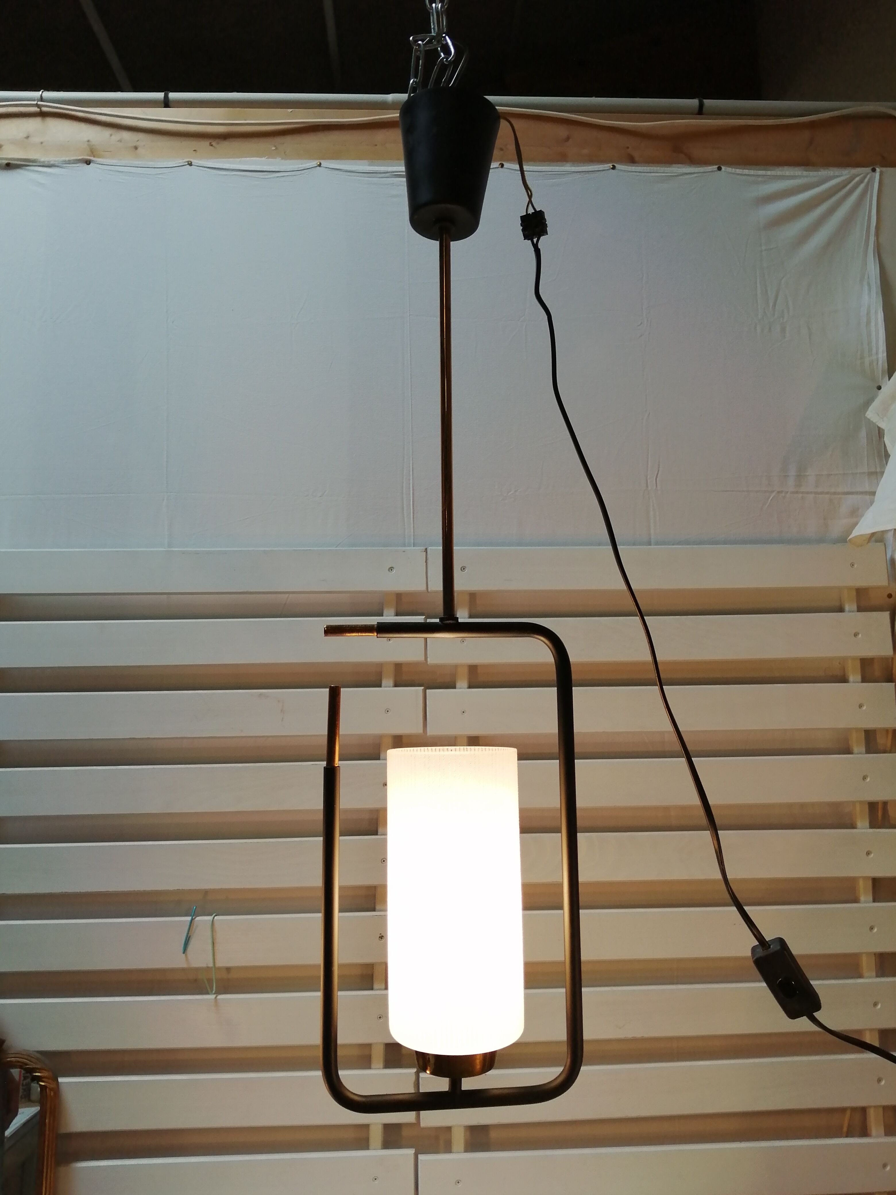 Suspension vintage Arlus noire et laiton doré