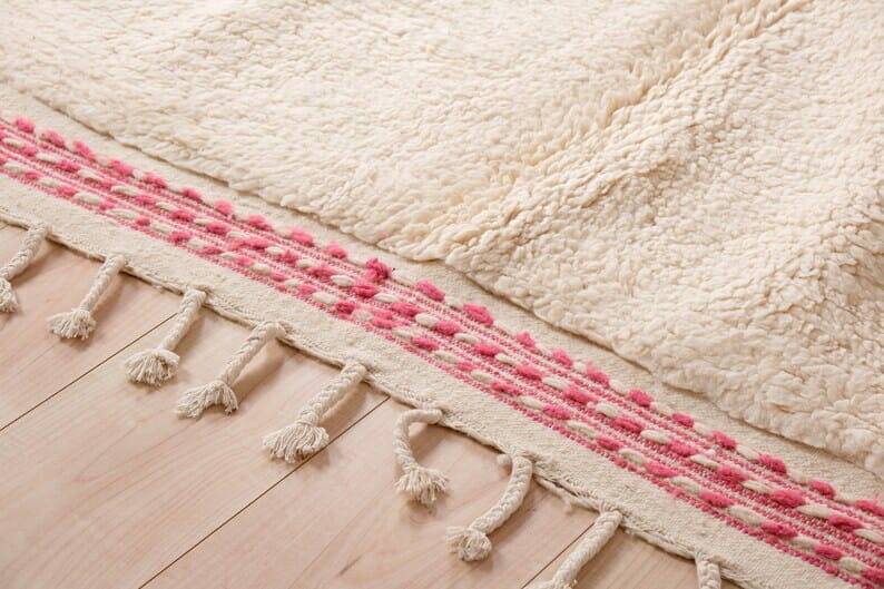Handmade traditional Atlas Moroccan rug, size 150 x 250 cm.