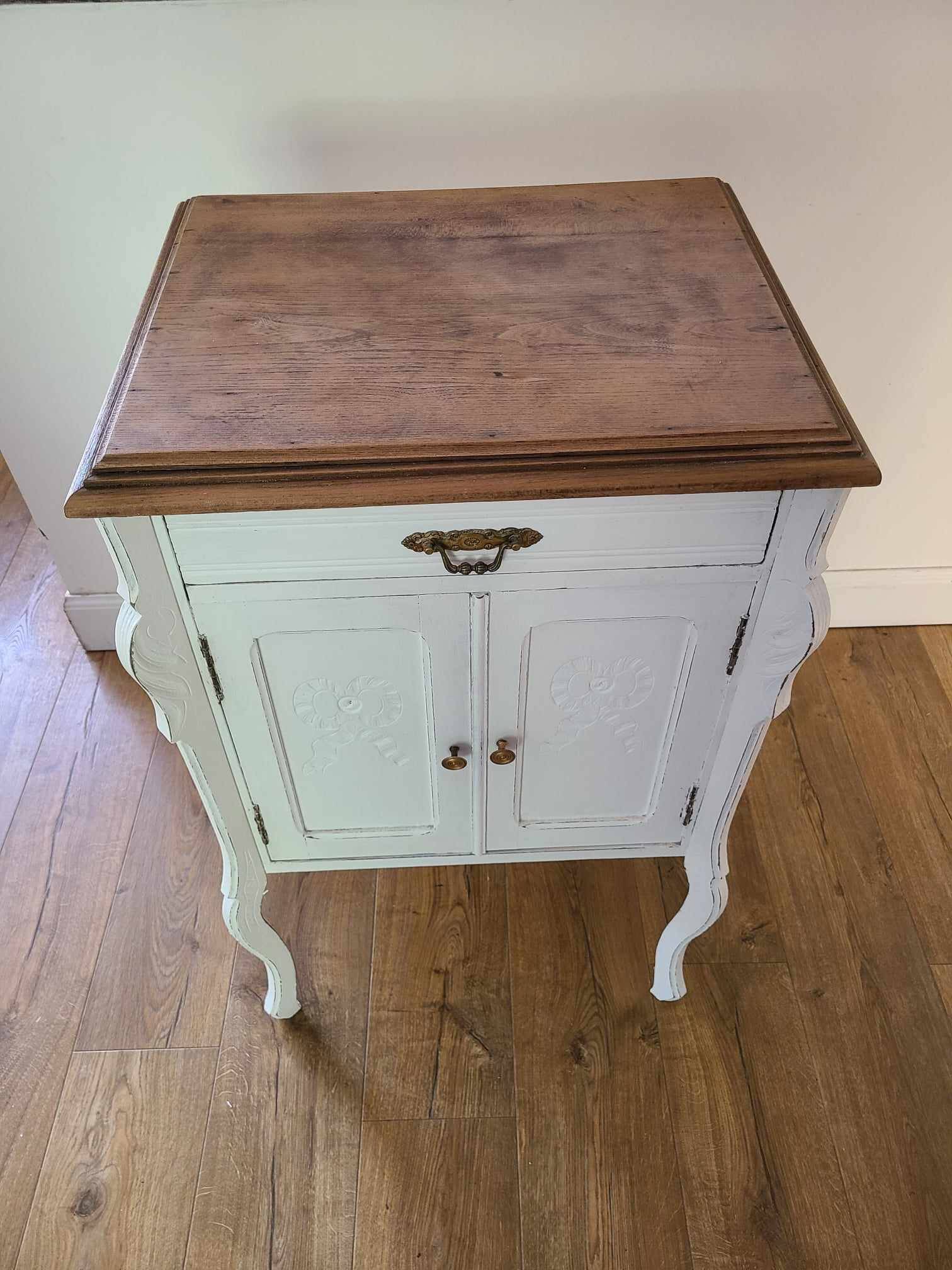 Console chest of drawers