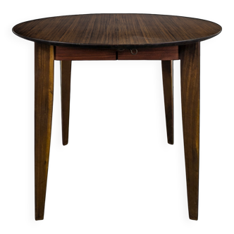 Scandinavian table with 2 extensions