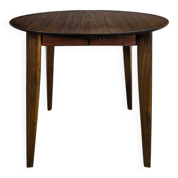 Scandinavian table with 2 extensions