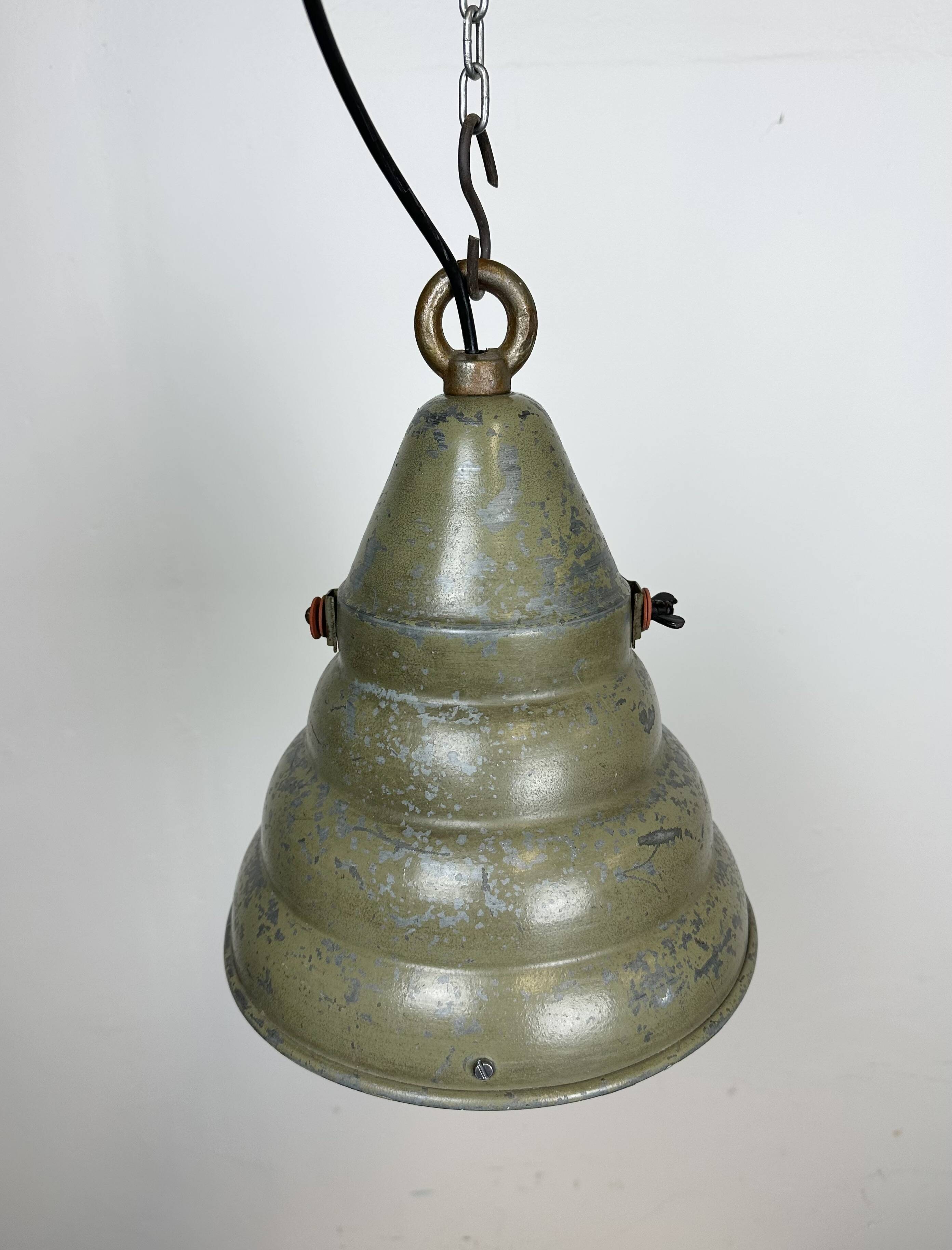 Green Industrial Aluminium Hanging Lamp, 1970s