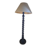 Lampadaire sculptural en bois tourné torsadé