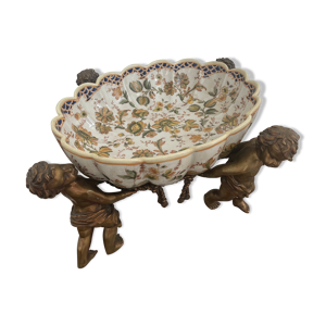 Coupe en faïence, bronze,