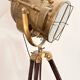 Lampe projecteur marine Maison Coloniale – laiton et acajou mas