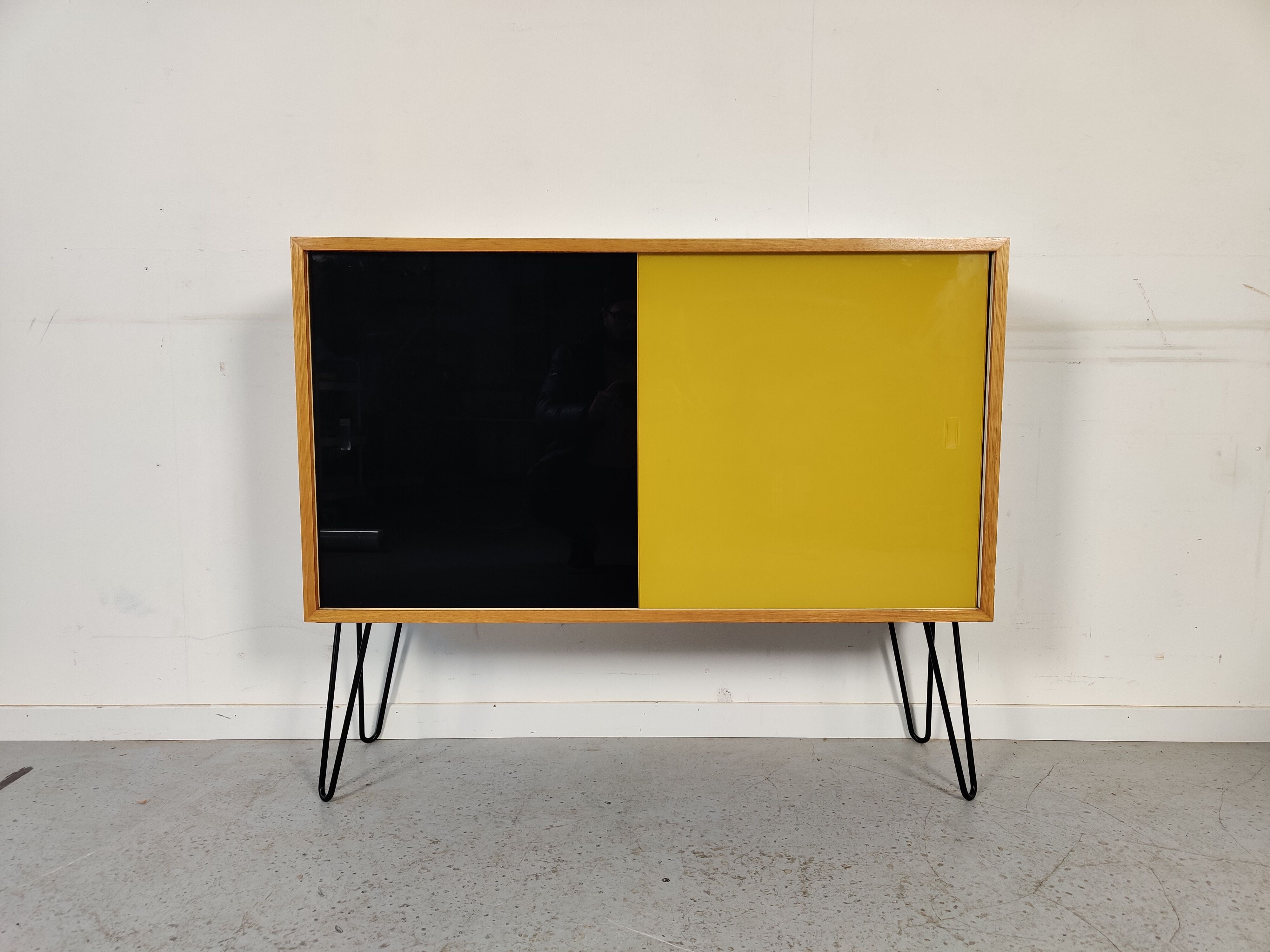 Vintage enfilade Scandinavian showcase, 60s