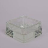 Glass pocket emptier