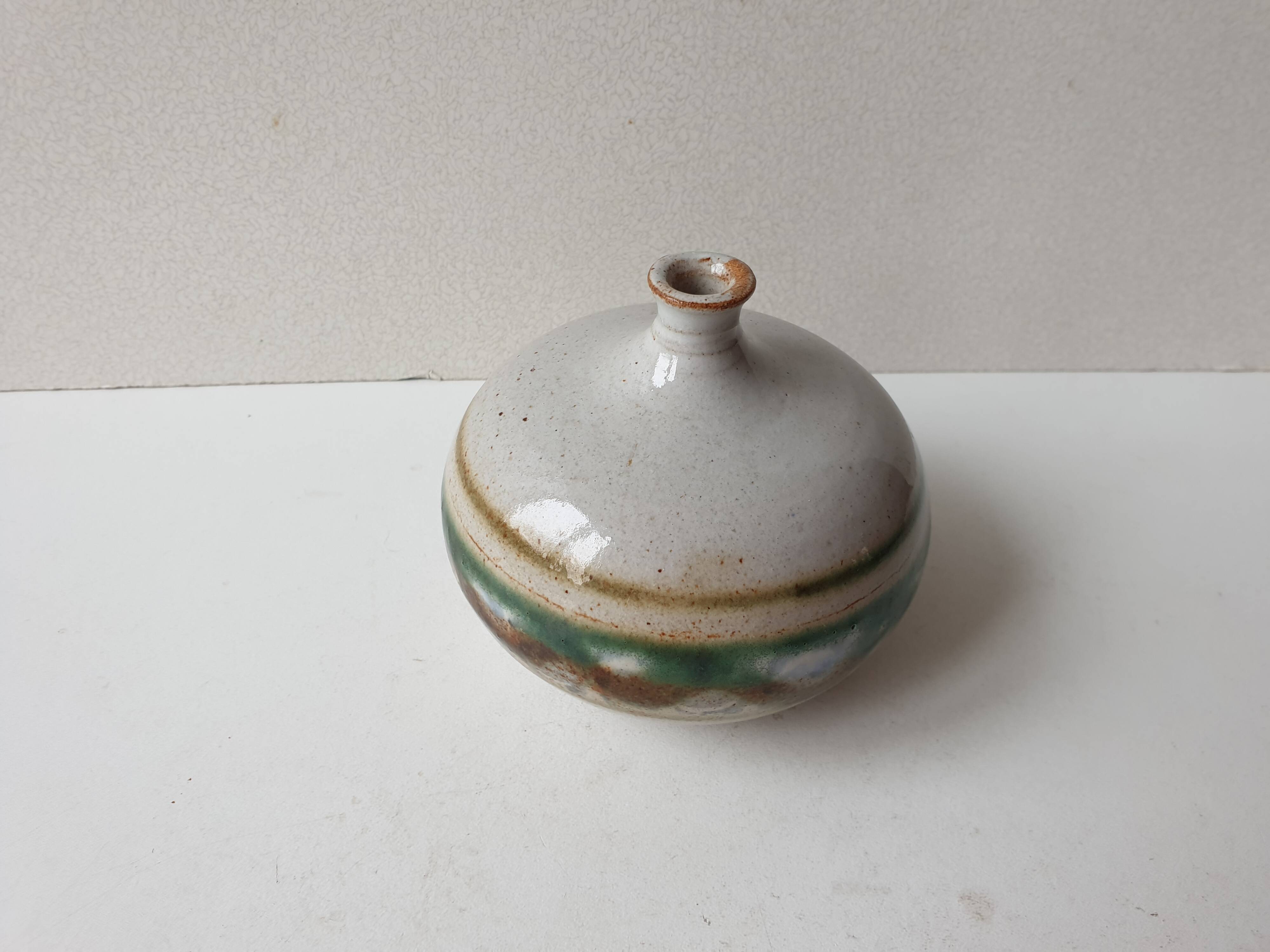 Single-flower vase signed Voldemar Volkoff Vallauris