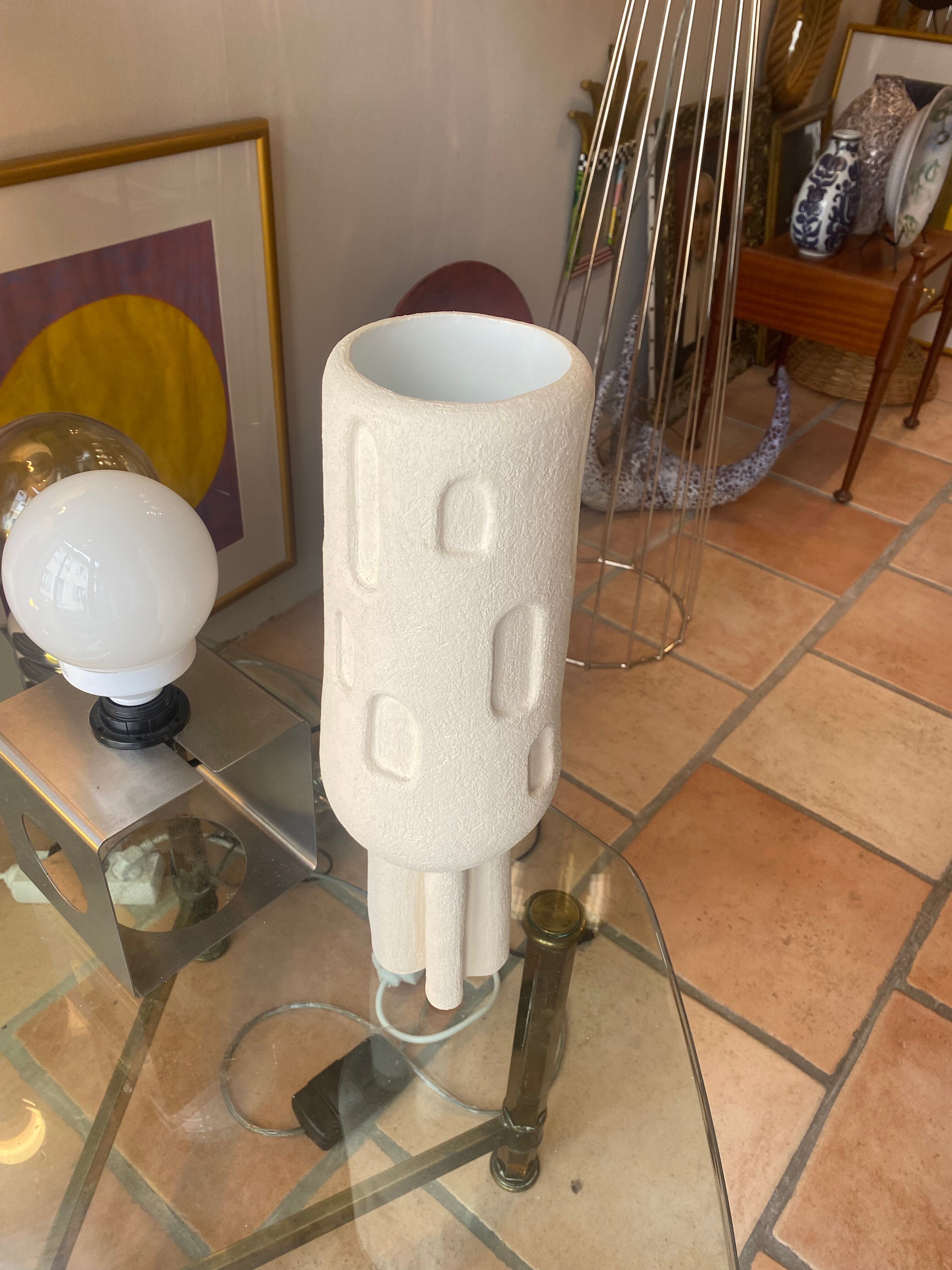 Vase troglodyte by Cathy Kiecken